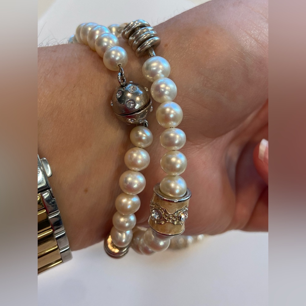 Freshwater pearls creamy white, hand knotted 57” necklace and bracelet set - Picture 5 of 11